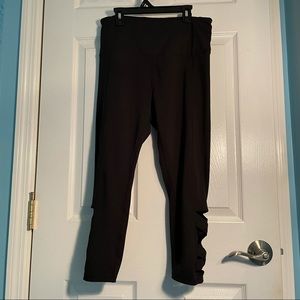 Gaiam Capri leggings. Large.